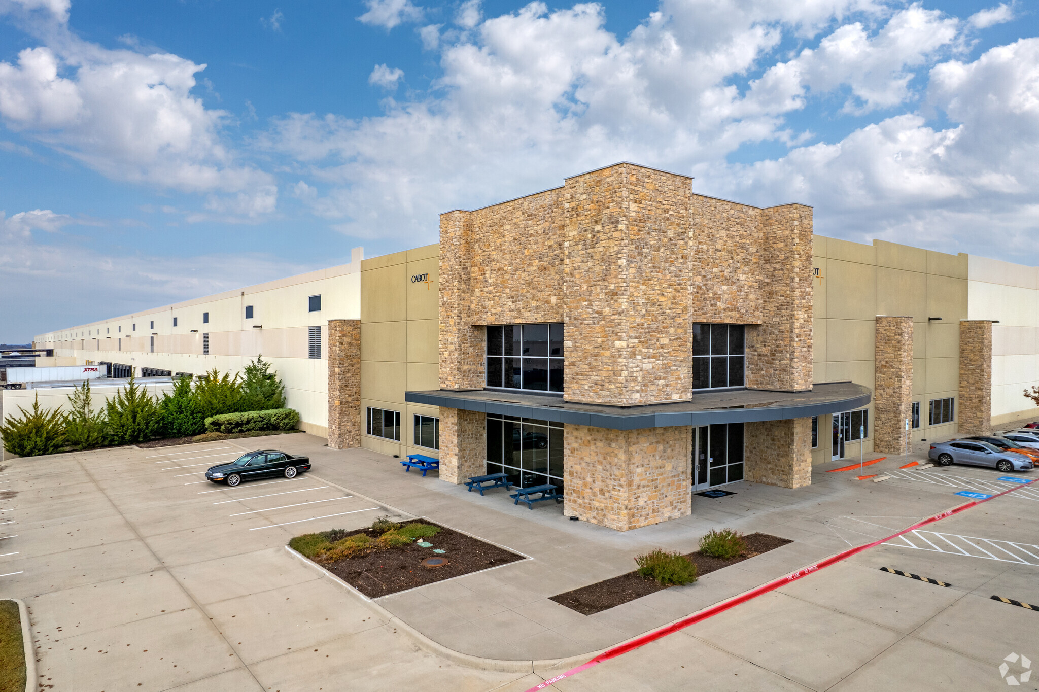 9209 Old Hickory Trl, DeSoto, TX for sale Primary Photo- Image 1 of 1