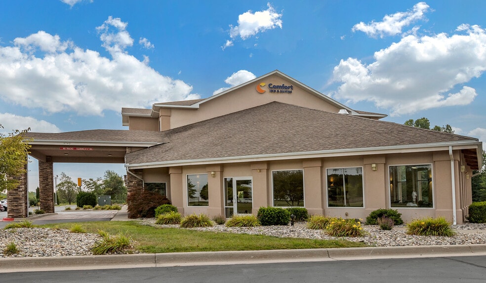 9742 Woodlane Dr, Dimondale, MI for sale - Building Photo - Image 3 of 26