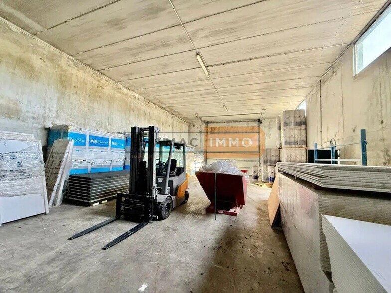 Flex in Fréjus for lease - Building Photo - Image 3 of 10