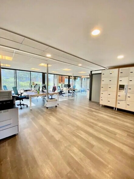 Retail in Le Havre for lease - Interior Photo - Image 3 of 8