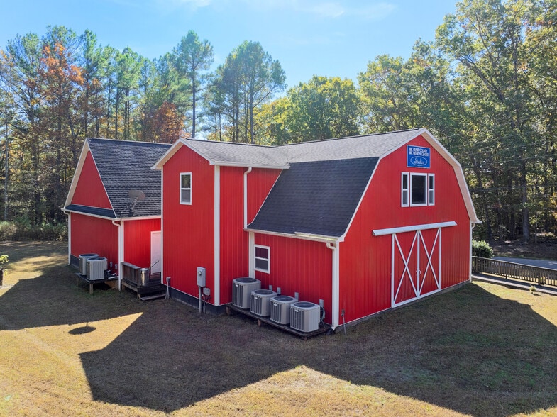 215 Baker Rd, Huntingdon, TN for sale - Primary Photo - Image 1 of 35