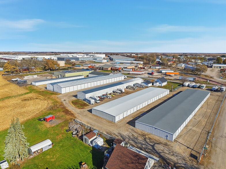 Space Rental portfolio of 3 properties for sale on LoopNet.com - Building Photo - Image 3 of 6