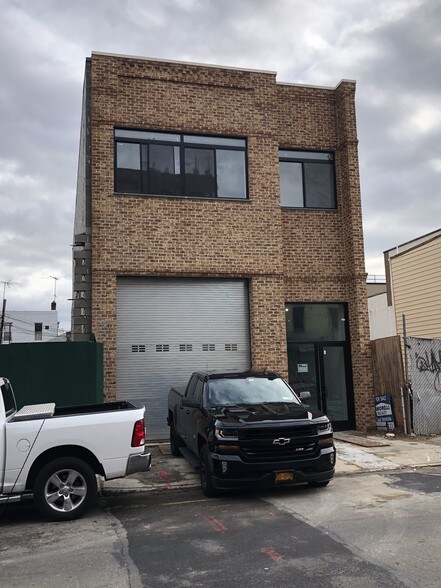 2449 47th St, Long Island City, NY for sale - Primary Photo - Image 1 of 1