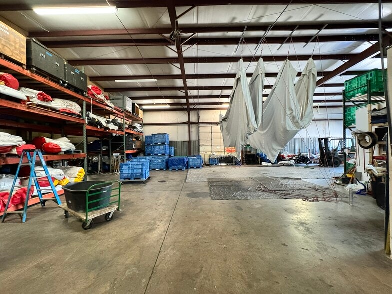 1013 Shaver St, Springdale, AR for lease - Interior Photo - Image 3 of 4