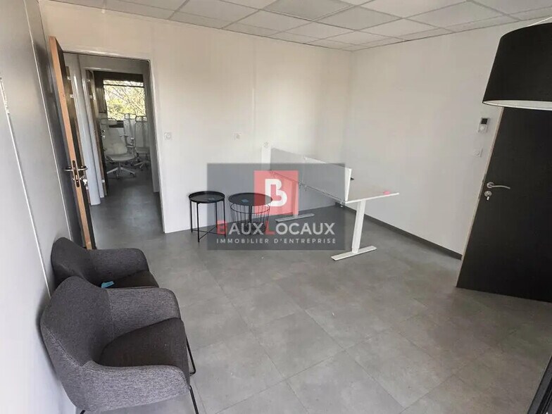 Office in Avignon for lease - Interior Photo - Image 2 of 10