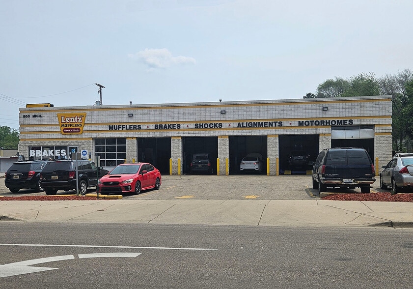 800 Michigan St NE, Grand Rapids, MI for sale - Building Photo - Image 2 of 2