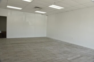 587 Highway 31 NW, Hartselle, AL for lease Building Photo- Image 2 of 4