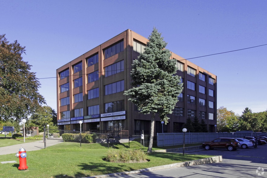 130 Dundas St E, Mississauga, ON L5A 3V8