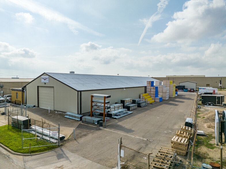 106 Factory Dr, Waco, TX for lease - Building Photo - Image 1 of 4