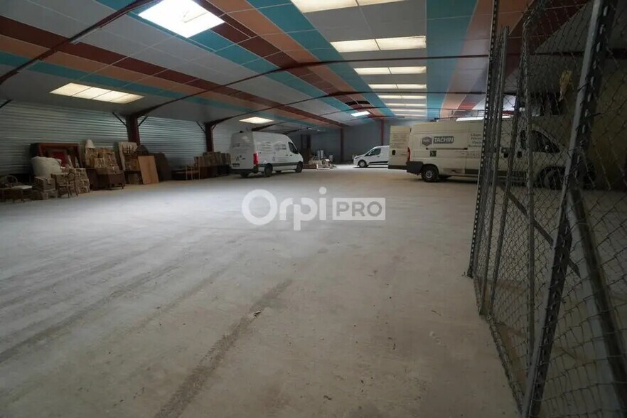 Flex in Saint-Apollinaire for lease - Building Photo - Image 3 of 10