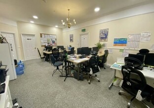 103-105 Park St, Luton for lease Interior Photo- Image 1 of 2