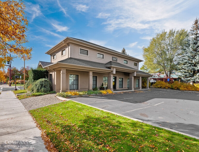 125 NW Wall St, Bend, OR for lease - Primary Photo - Image 1 of 20