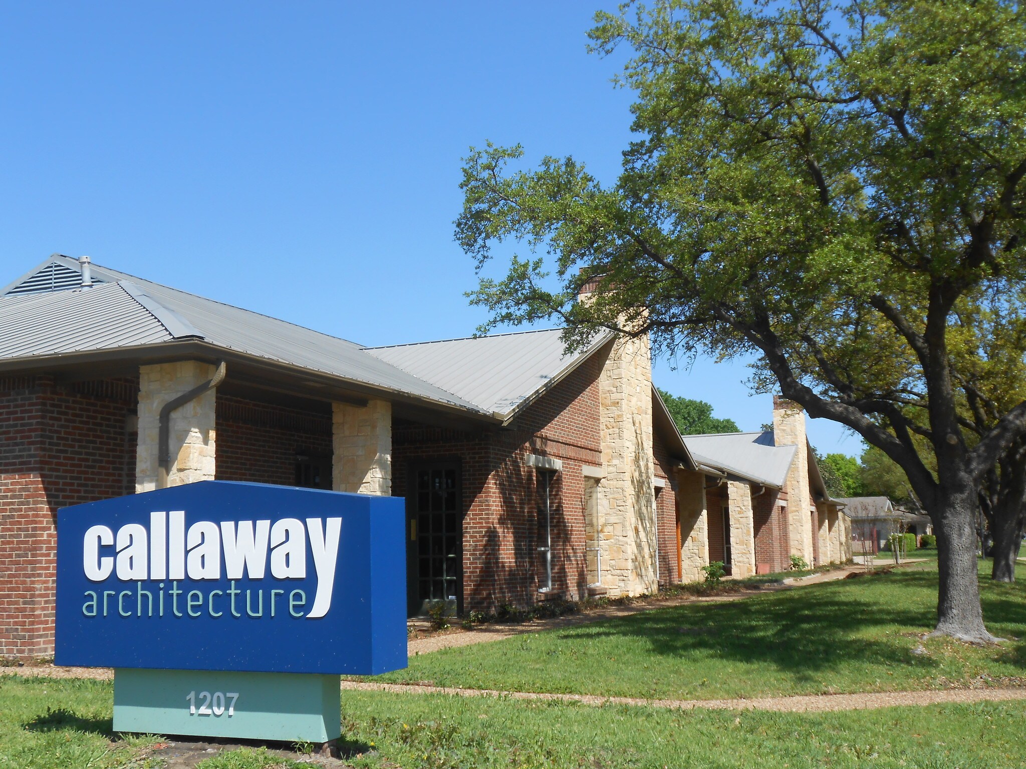 1207 Hampshire Ln, Richardson, TX for sale Primary Photo- Image 1 of 1