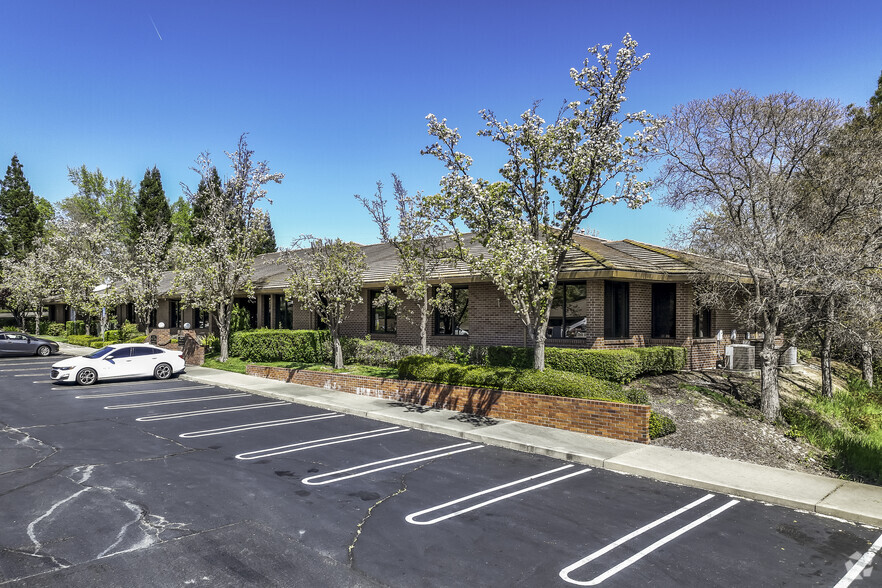 2440 Professional Dr, Roseville, CA for lease - Building Photo - Image 1 of 7