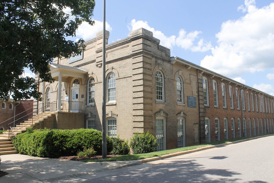 1111 Haynes St, Raleigh, NC 27604