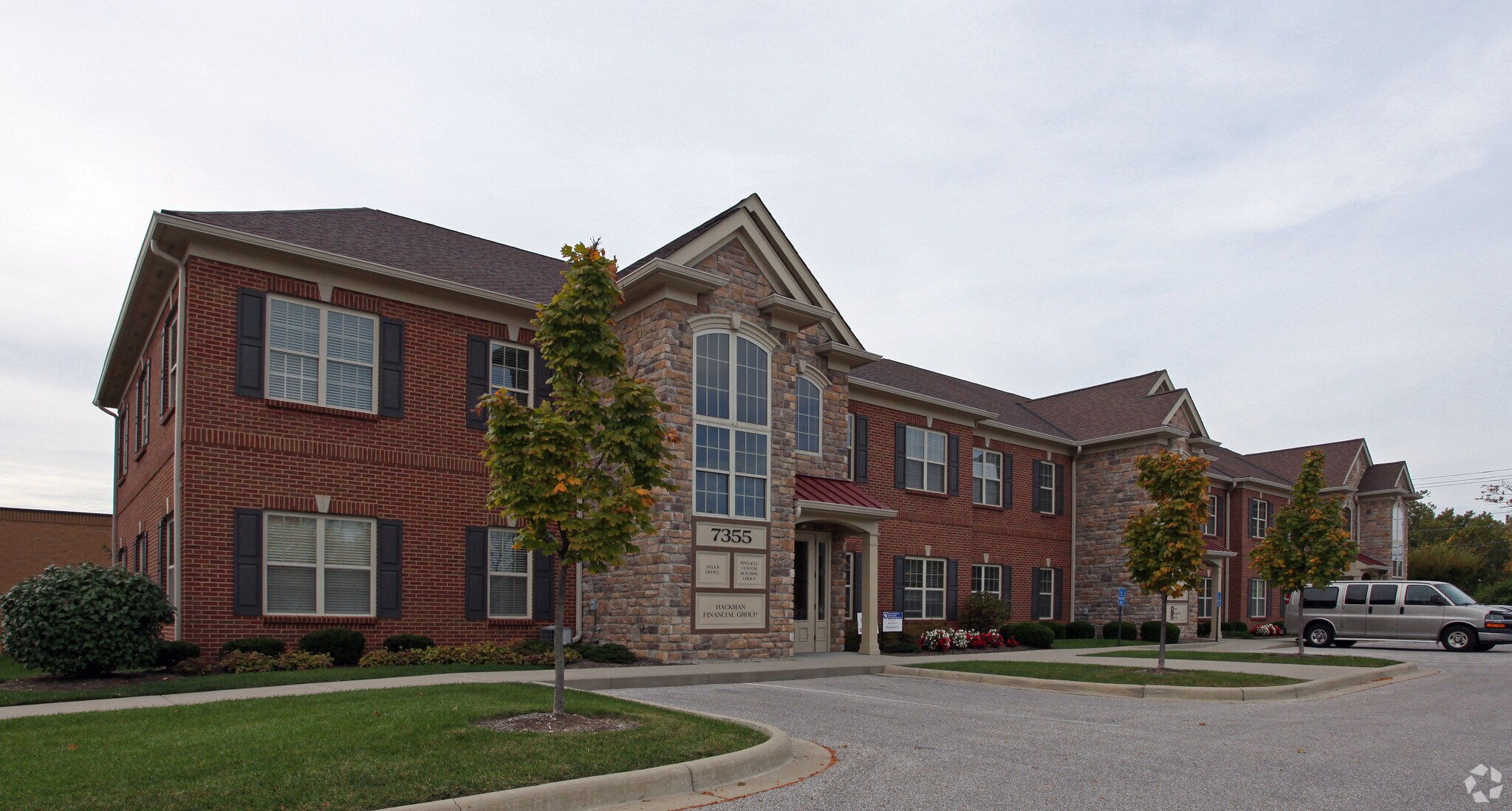 7351-7355 E Kemper Rd, Cincinnati, OH for sale Building Photo- Image 1 of 1