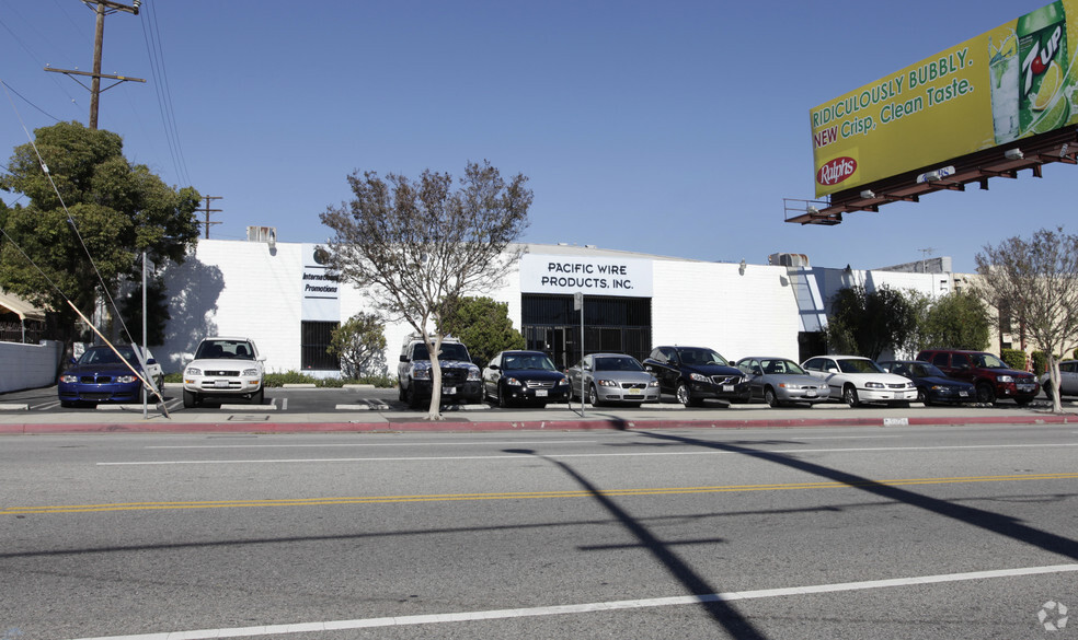 10725 Vanowen St, North Hollywood, CA for lease - Building Photo - Image 3 of 3