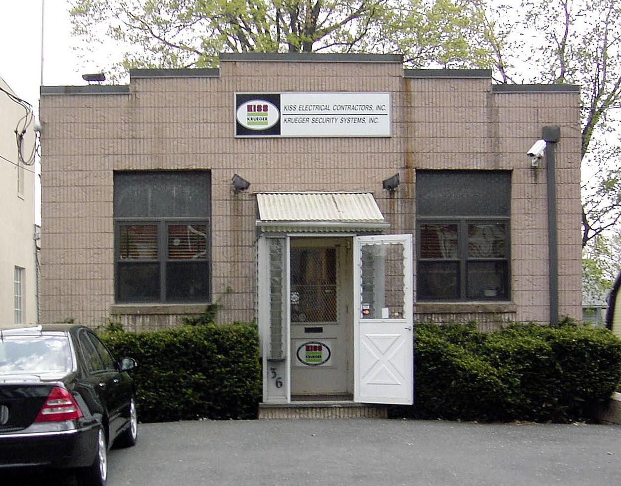 36 Newark Way, Maplewood, NJ for sale Primary Photo- Image 1 of 1