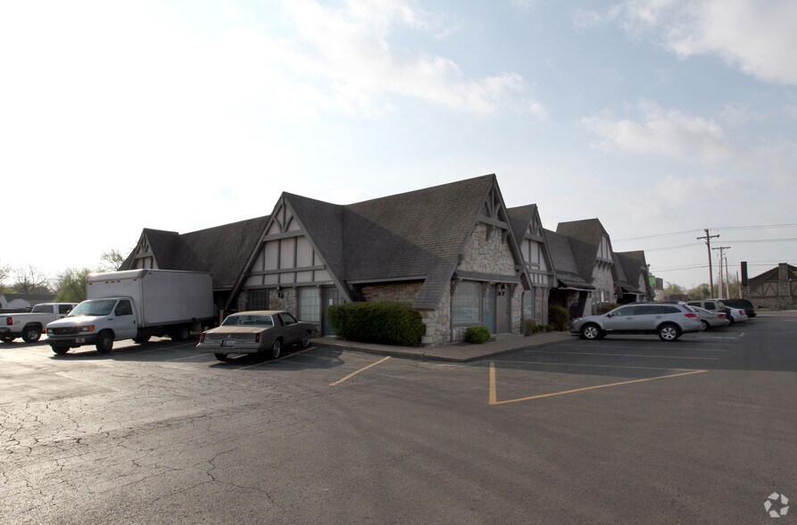 1417-1441 E 41st St, Tulsa, OK for lease - Building Photo - Image 2 of 3