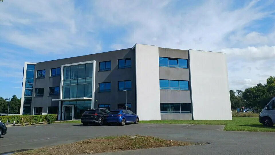 Office in Hérouville-Saint-Clair for lease Building Photo- Image 1 of 11
