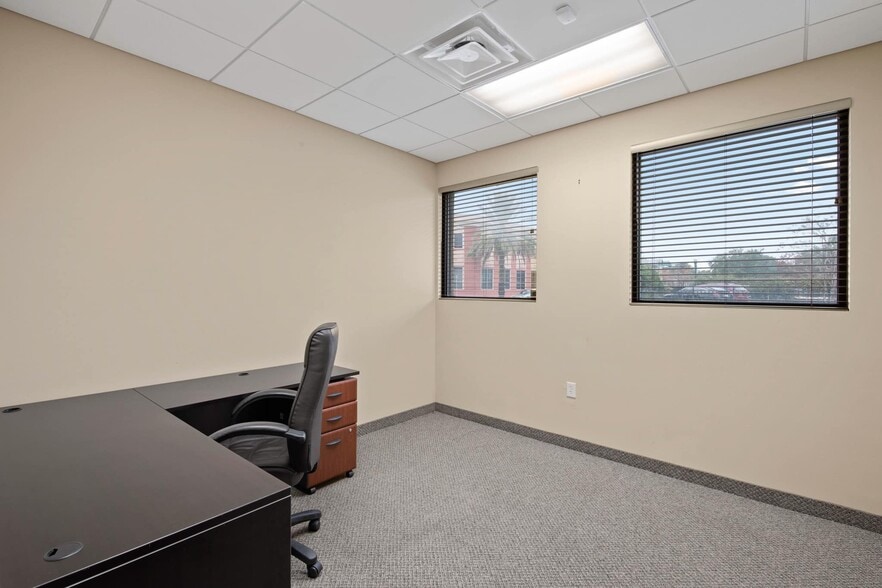 630 W Adams St, Jacksonville, FL for lease - Building Photo - Image 3 of 4