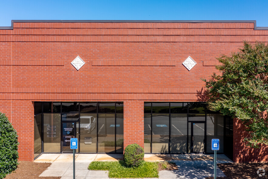 1785 Corporate Dr, Norcross, GA for lease - Building Photo - Image 3 of 4