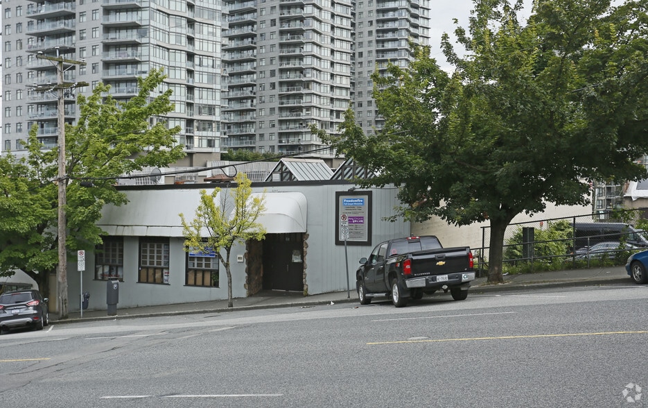 64 8th St, New Westminster, BC for sale - Primary Photo - Image 1 of 1