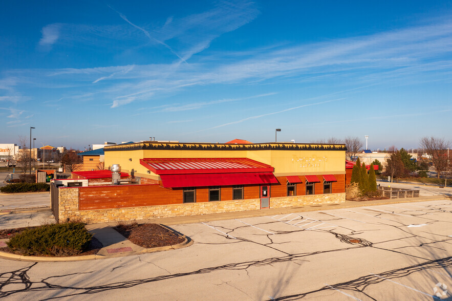 704 N Janes Ave, Bolingbrook, IL for lease - Building Photo - Image 3 of 9