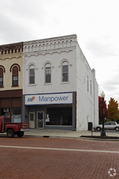 429 W Main St, Ionia, MI for lease - Building Photo - Image 3 of 3