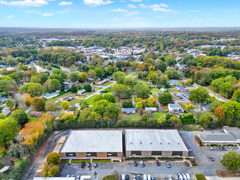 640 Matthews Mint Hill Rd, Matthews, NC for lease - Building Photo - Image 2 of 3