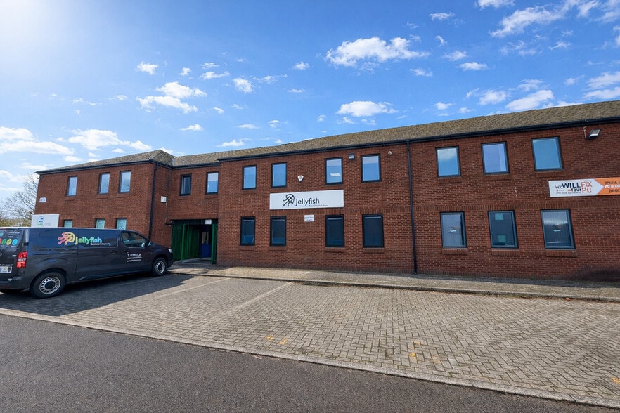 44 Cardiff Rd, Cardiff for lease - Building Photo - Image 1 of 21
