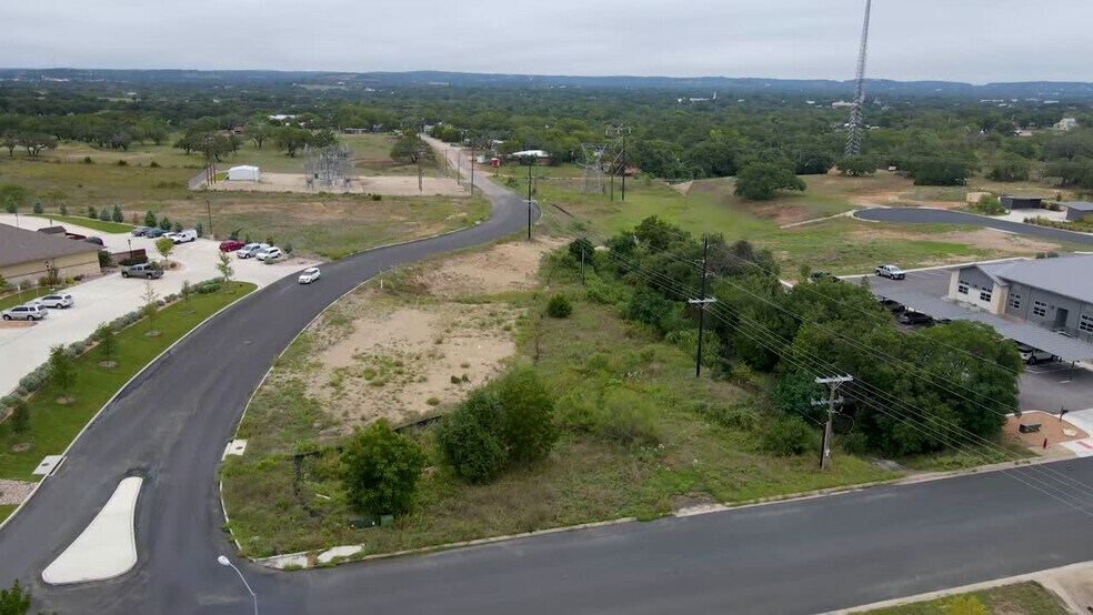 602 W Windcrest Dr, Fredericksburg, TX 78624