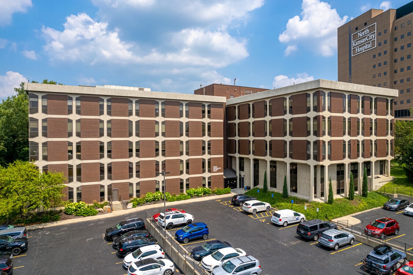 2700 Clay Edwards Dr, North Kansas City, MO 64116 Professional Bldg