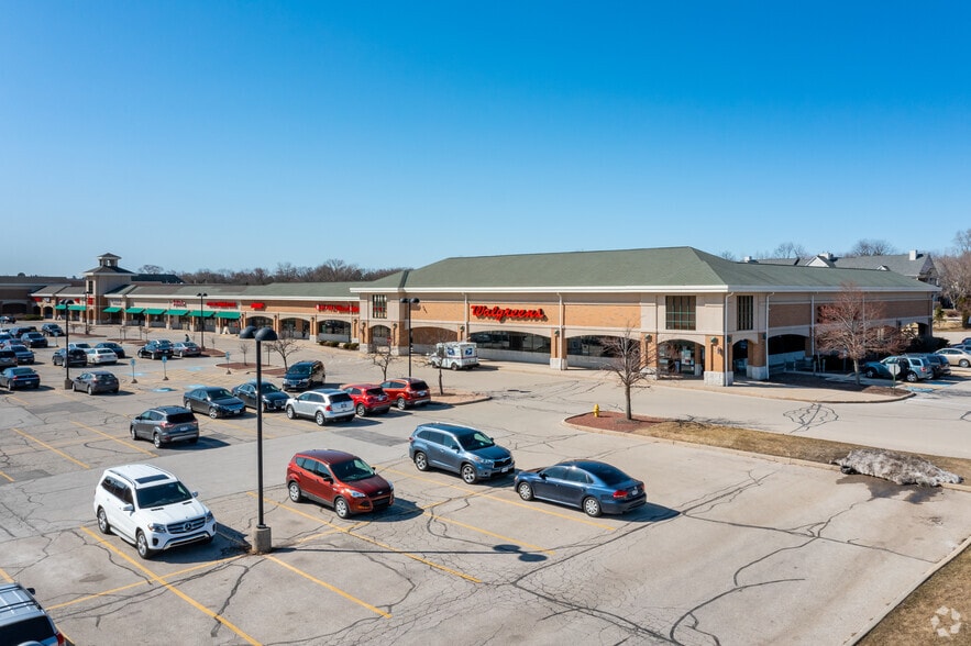 2205 N Calhoun Rd, Brookfield, WI for lease - Building Photo - Image 2 of 16