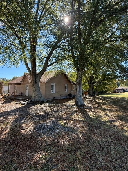 3072 Old Furnace Rd, Boiling Springs, SC for sale - Building Photo - Image 3 of 9