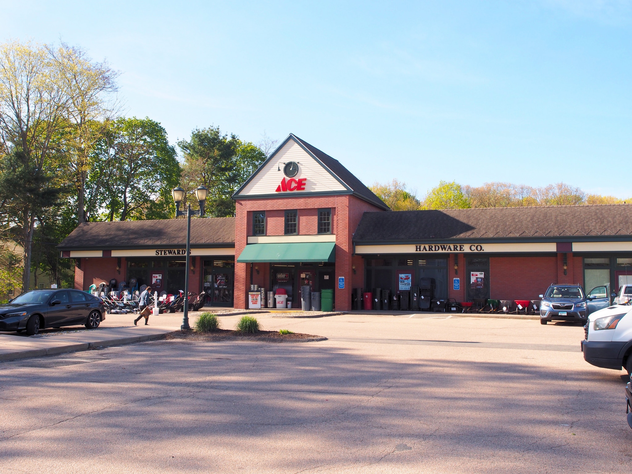 114 E Main St, Clinton, CT for lease Building Photo- Image 1 of 5