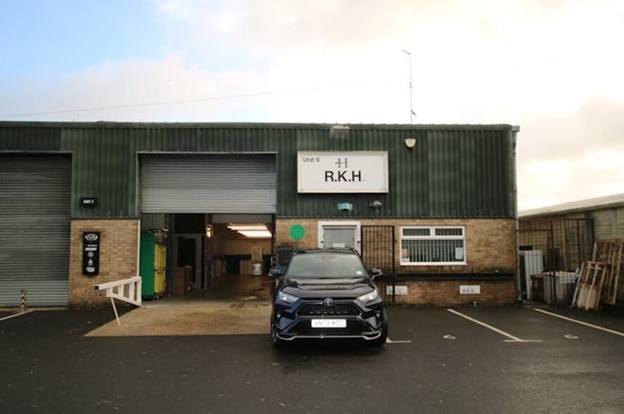 Brook Rd, Wimborne for lease - Building Photo - Image 1 of 2