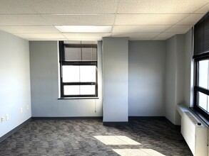 11 W Monument Ave, Dayton, OH for lease Interior Photo- Image 2 of 18