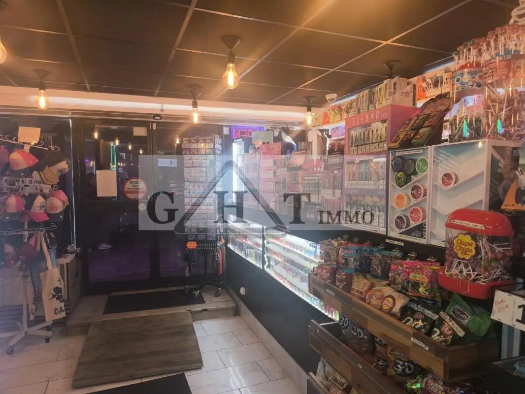 Retail in Cannes for sale Interior Photo- Image 1 of 4