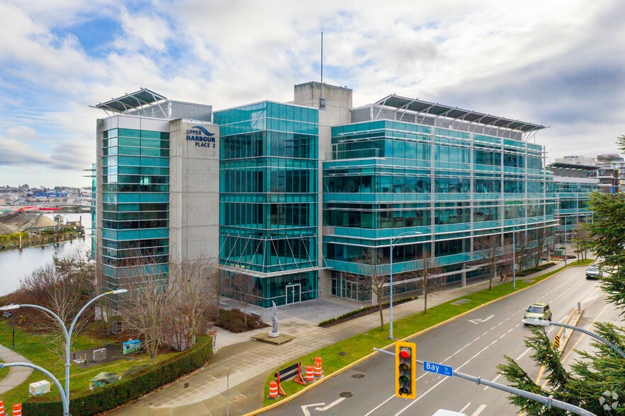 655 Tyee Rd, Esquimalt, BC for sale - Primary Photo - Image 1 of 1