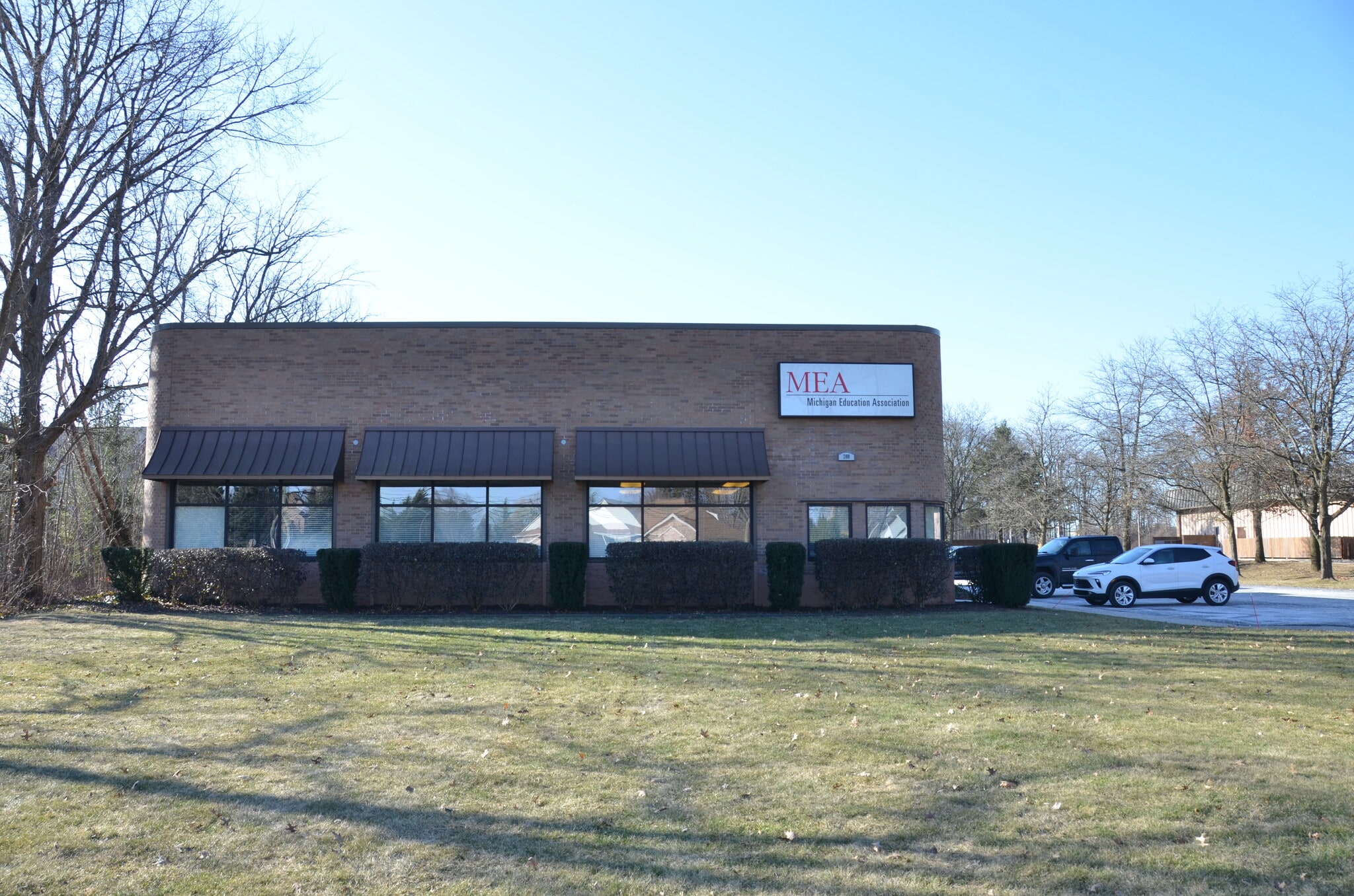 200 E Silverbell Rd, Lake Orion, MI for sale Building Photo- Image 1 of 3