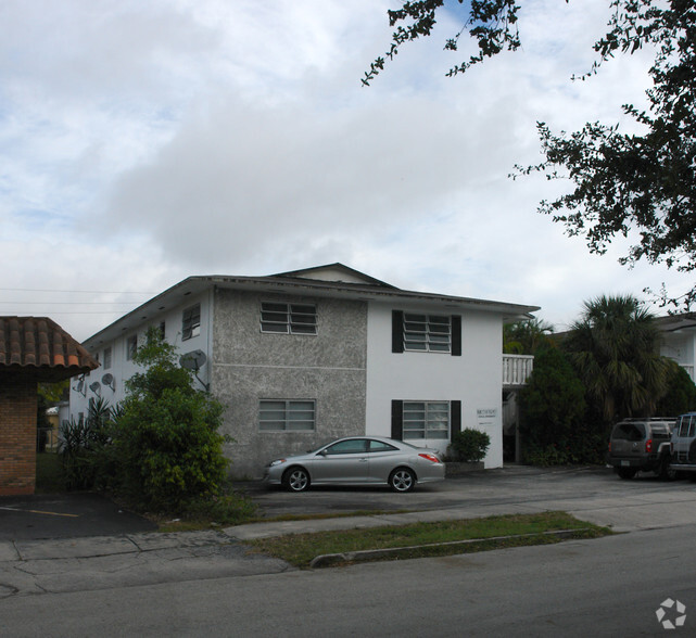 2025 Madison St, Hollywood, FL for sale - Primary Photo - Image 1 of 1