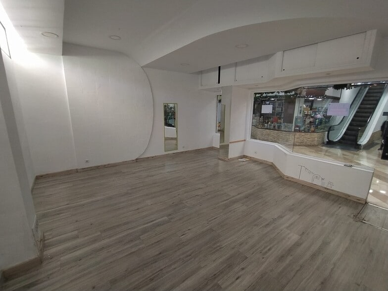 Retail in Cáceres, Cáceres for lease - Building Photo - Image 3 of 3