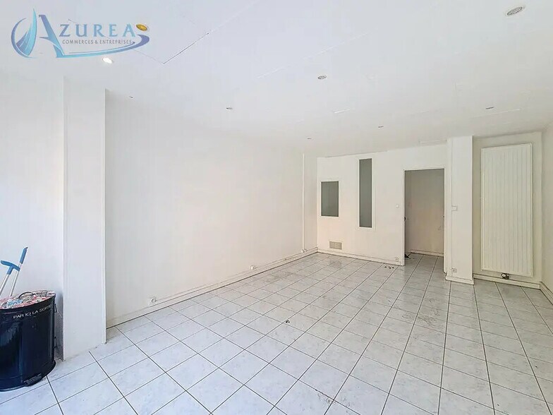 Retail in Nice for lease - Interior Photo - Image 3 of 6