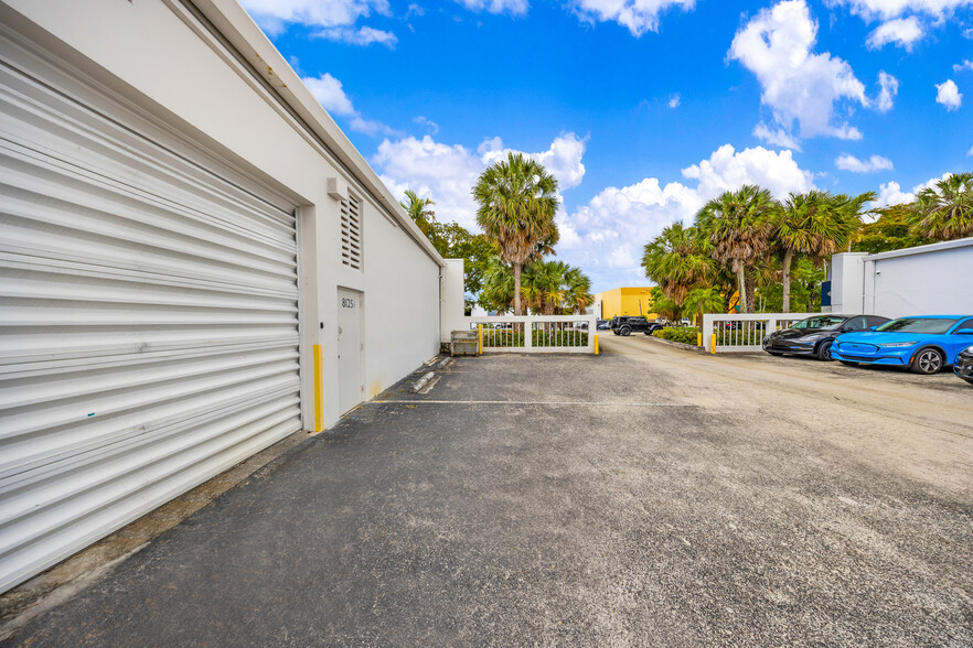 8125-8165 NW 33rd St, Doral, FL for sale - Building Photo - Image 2 of 10