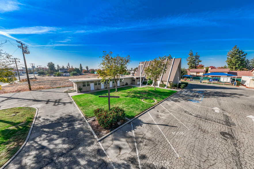 1780 Emma Lee Ln, Hanford, CA for sale - Building Photo - Image 2 of 54