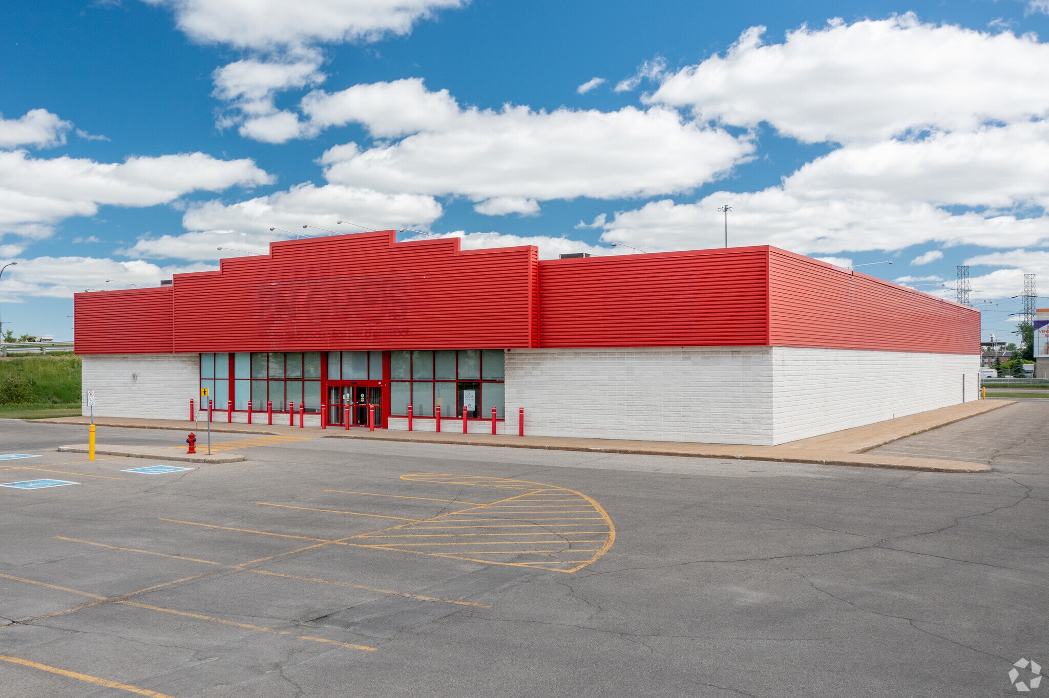 1000 Hwy Chomedey, Laval, QC for lease Primary Photo- Image 1 of 4