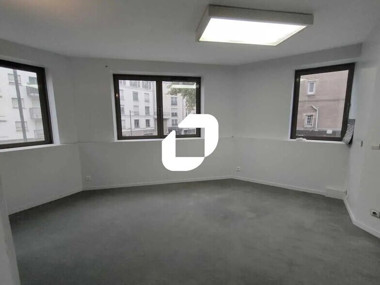 86 Avenue Du Général Leclerc, Viroflay for lease - Interior Photo - Image 1 of 10