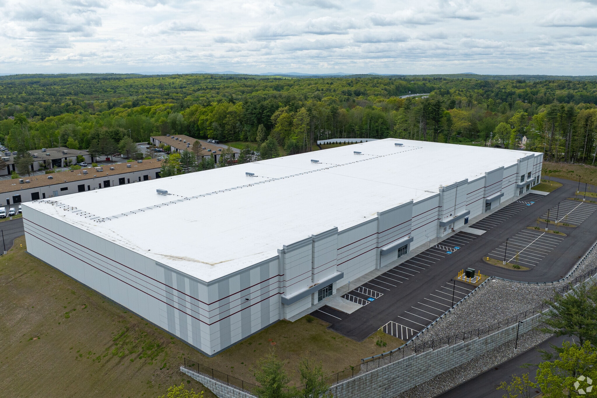 6 Industrial Way, Salem, NH for lease Primary Photo- Image 1 of 8