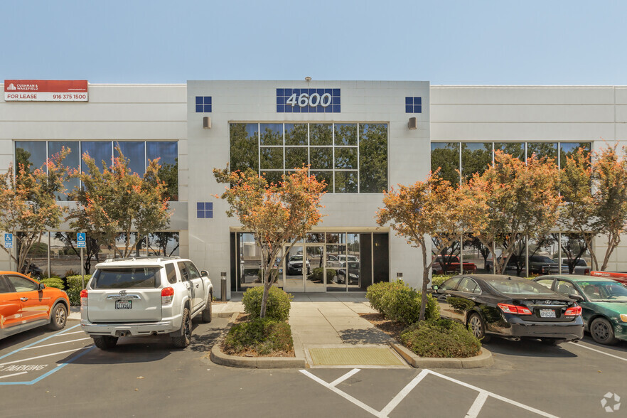 4600 Roseville Rd, North Highlands, CA for lease - Building Photo - Image 3 of 6